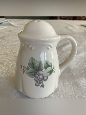 Pfaltzgraff  sugar/salt shaker